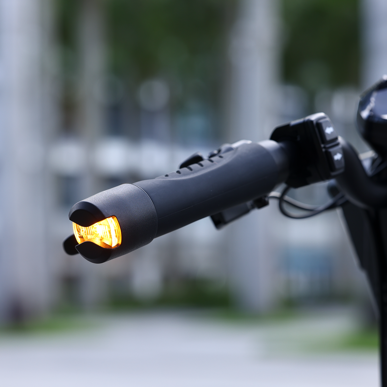 Hiboy X300 Big-Wheel Electric Scooter - Image 12