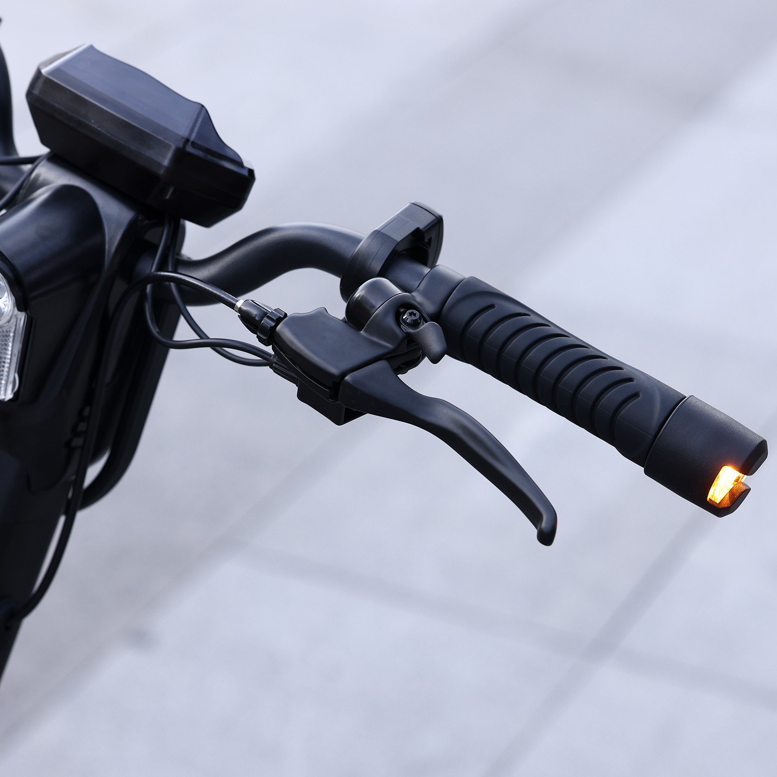 Hiboy X300 Big-Wheel Electric Scooter - Image 13