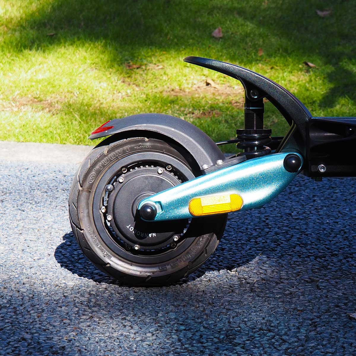 Nanrobot Lightning Pro Electric Scooter - Image 8