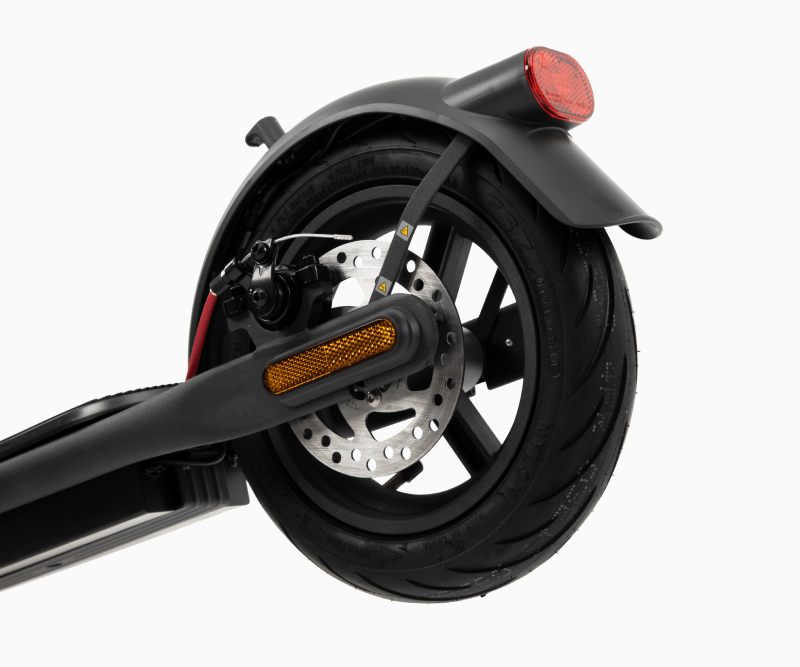 NAVEE V40i electric scooter, product photograph by NAVEE
