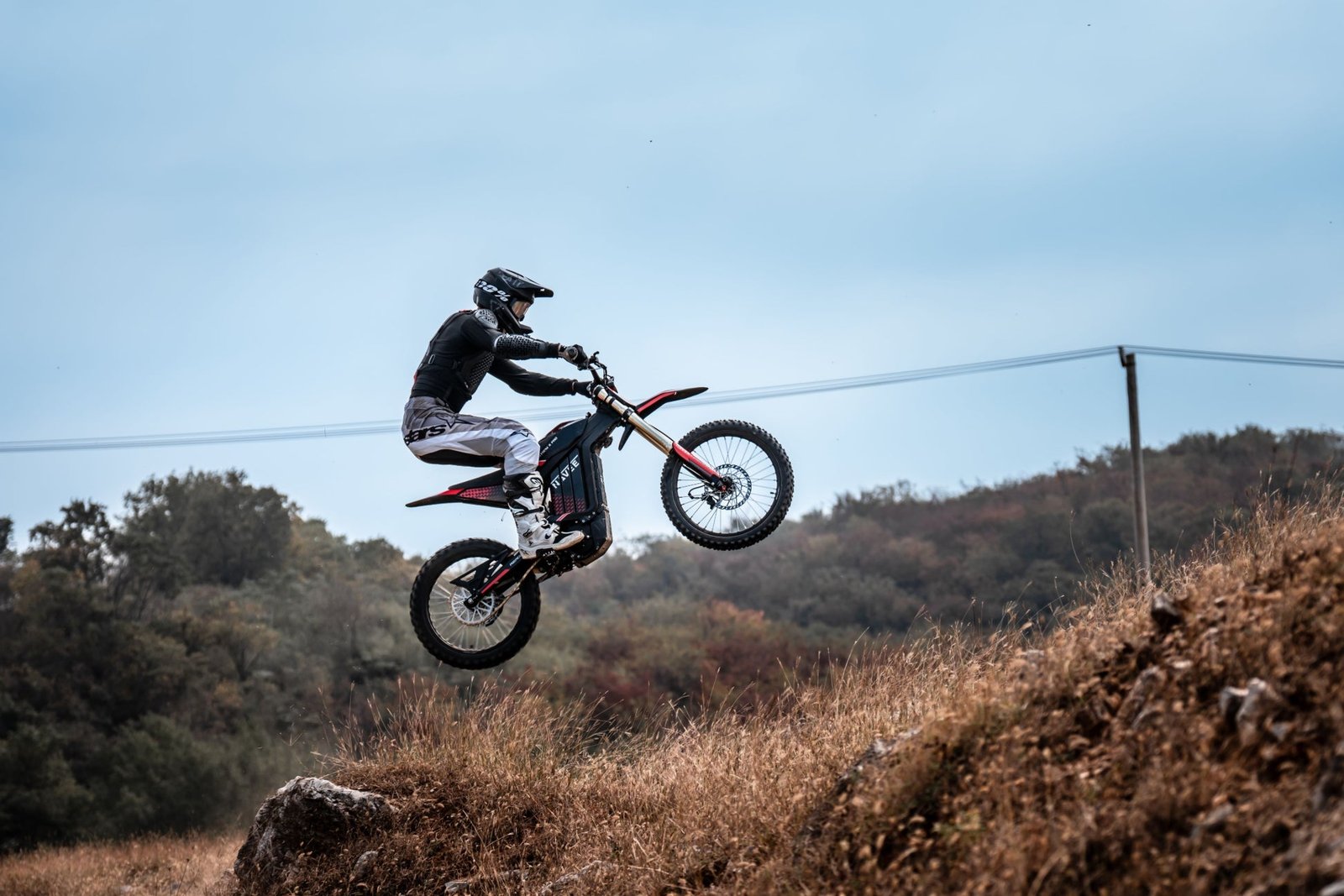 NAVEE Storm X Pro electric dirt bike, product photograph by NAVEE