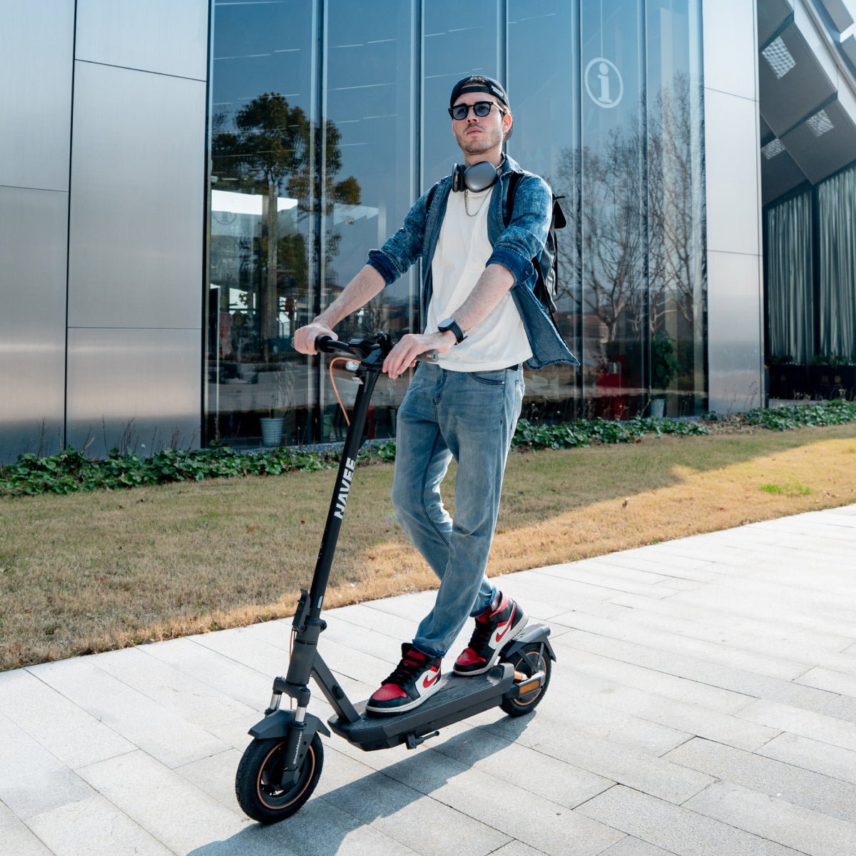 NAVEE GT3 Max | Long-Range Commuter Scooter - Image 6