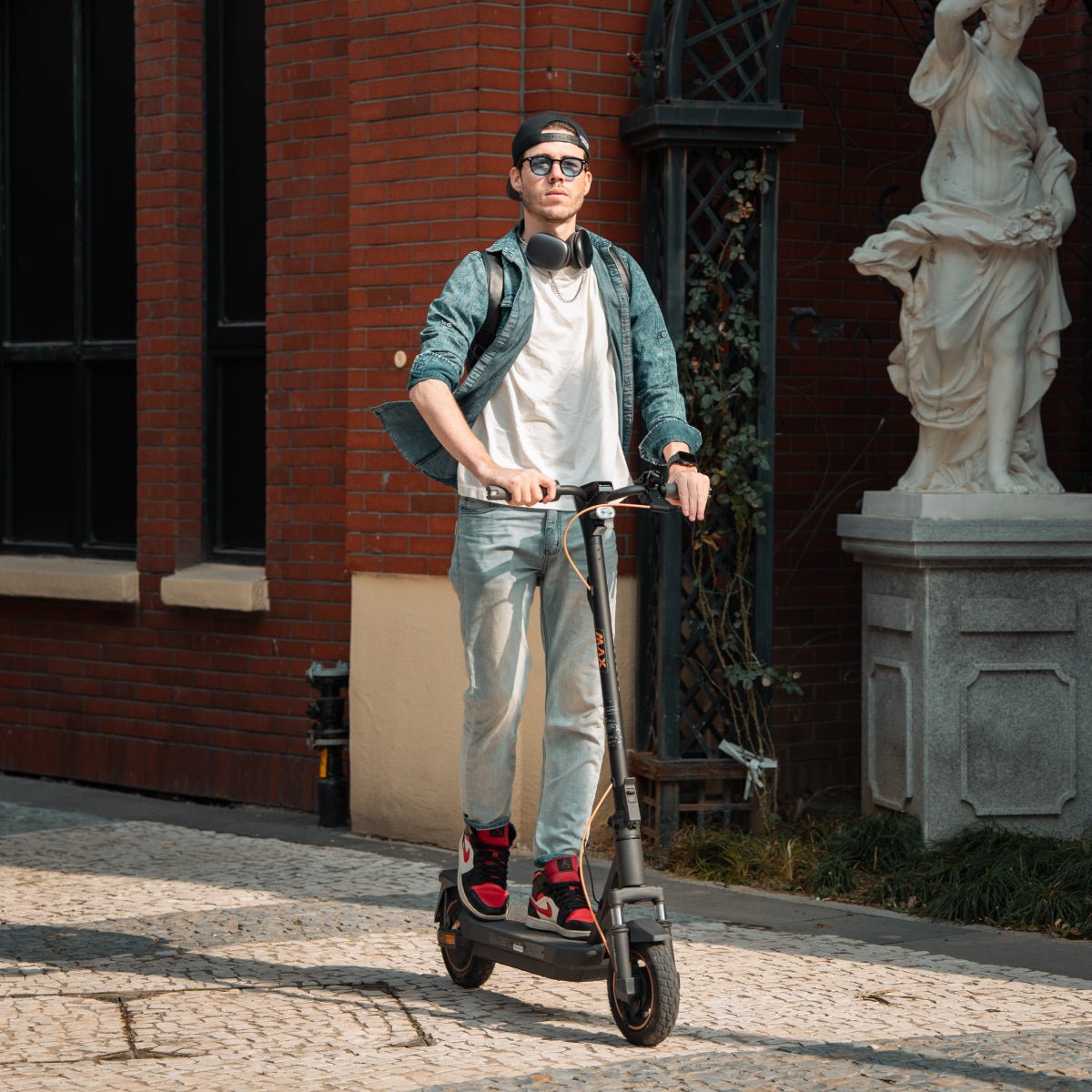 NAVEE GT3 Pro | High-Torque Commuter Scooter - Image 10