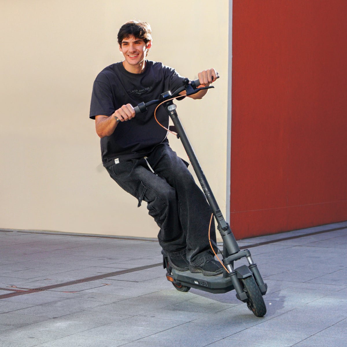 NAVEE GT3 Pro | High-Torque Commuter Scooter - Image 8