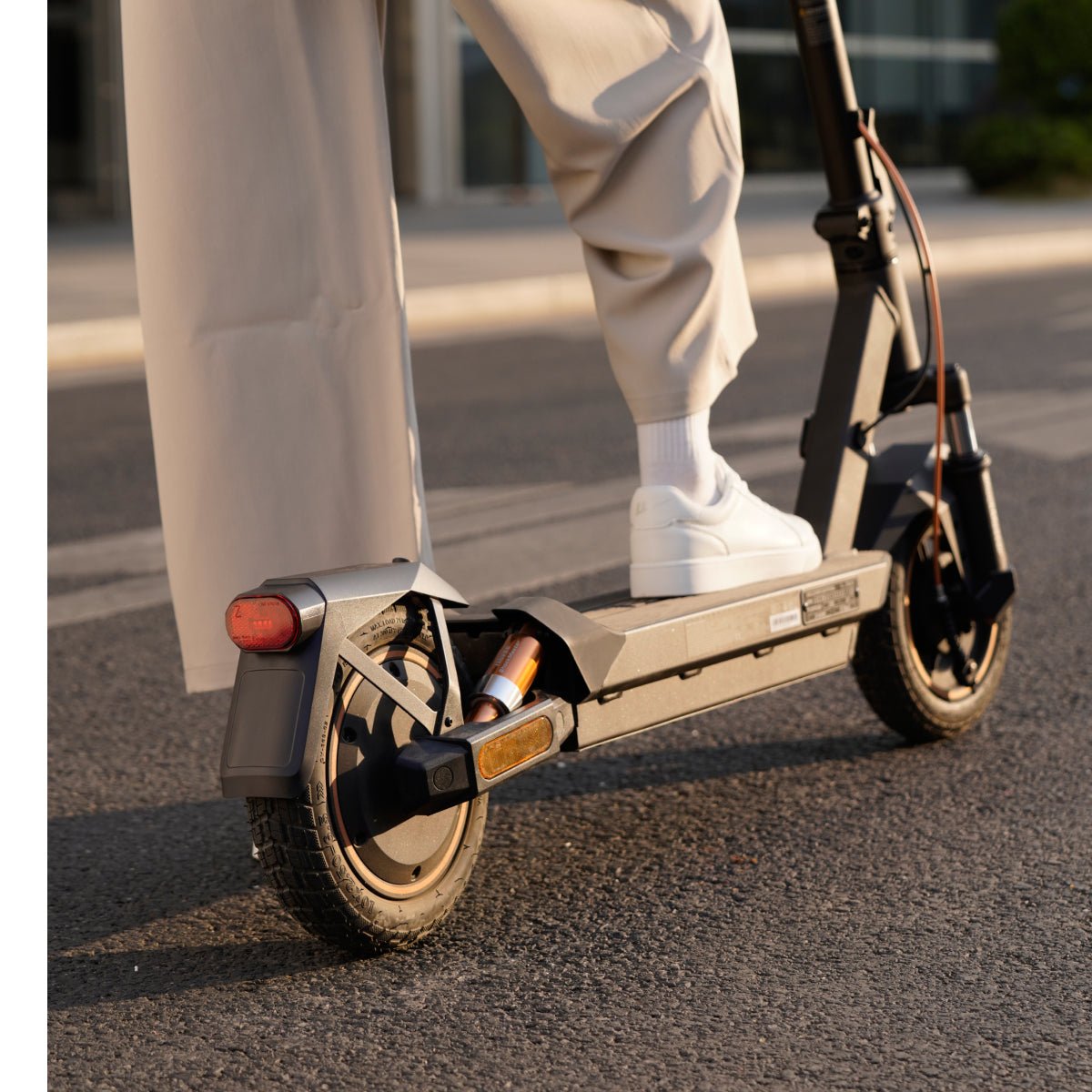NAVEE GT3 | Commuter Electric Scooter - Image 10