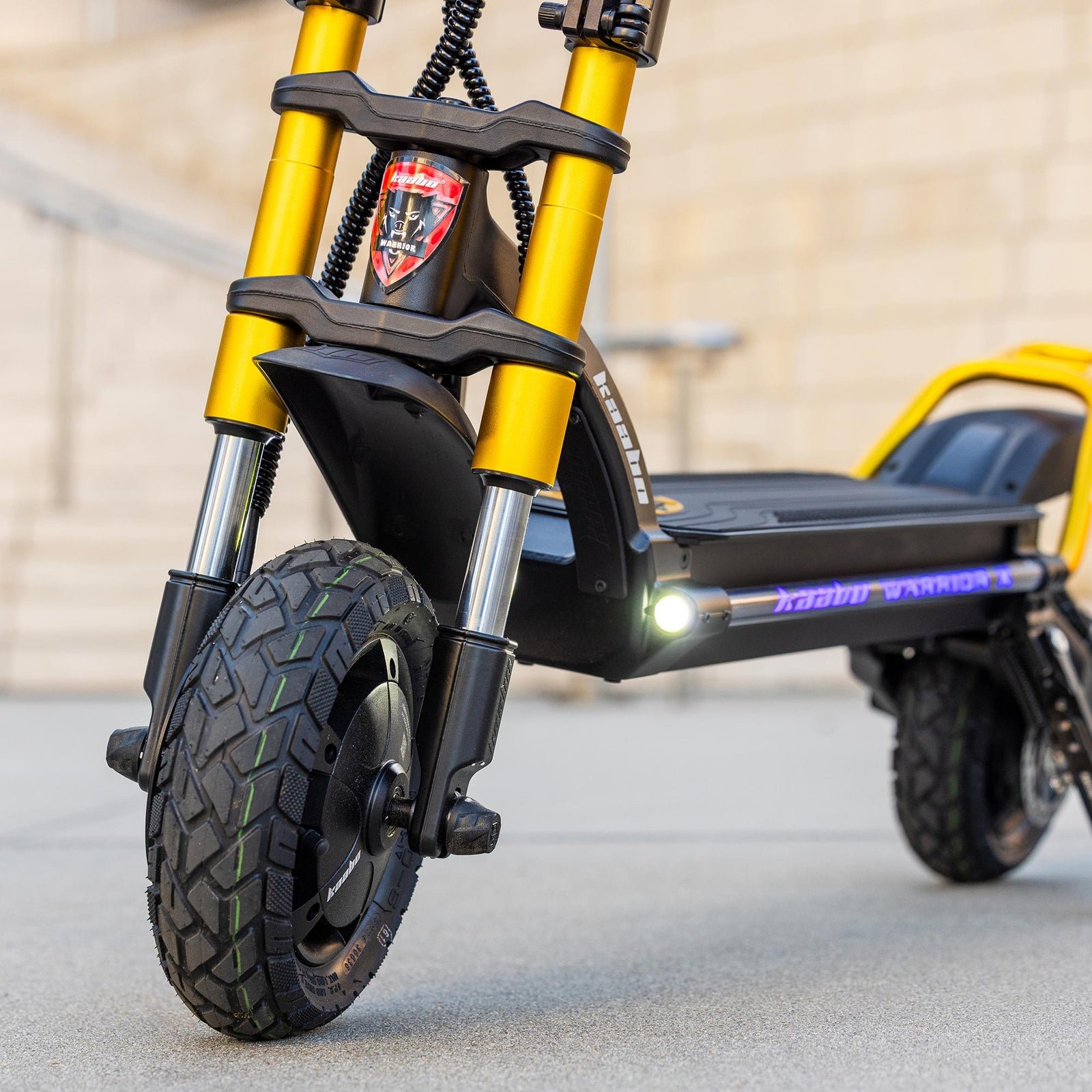 Front suspension, hub motor and all-terrain tire of the Kaabo Warrior X Max