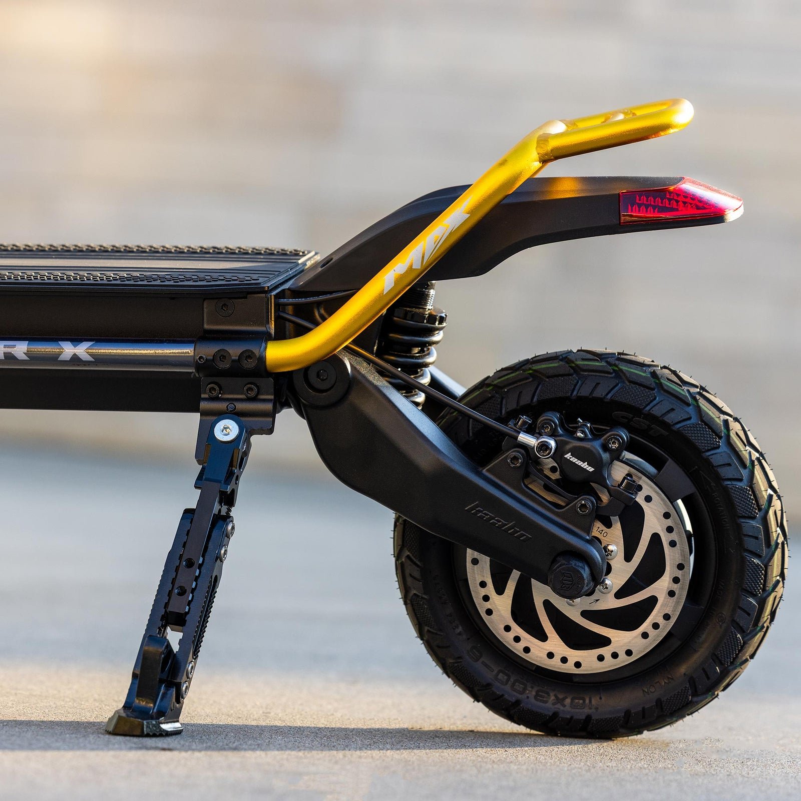 Rear wheel, suspension and hydraulic disc brake of the Kaabo Warrior X Max