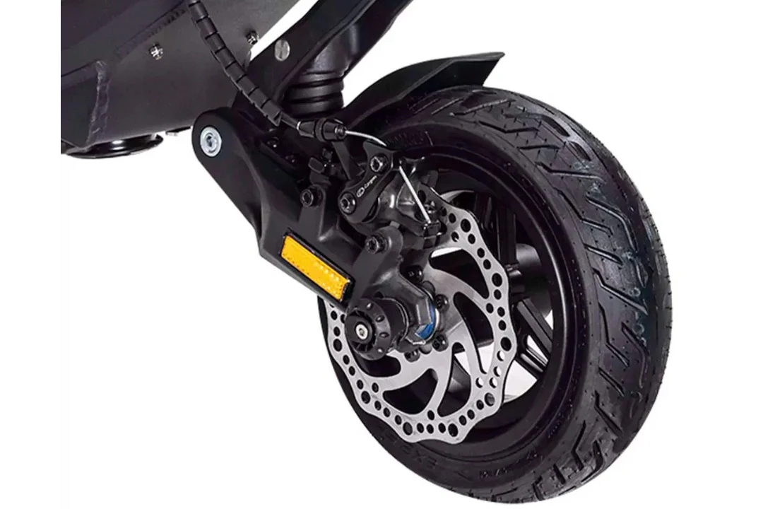 Nami Stellar electric scooter deck and frame detail