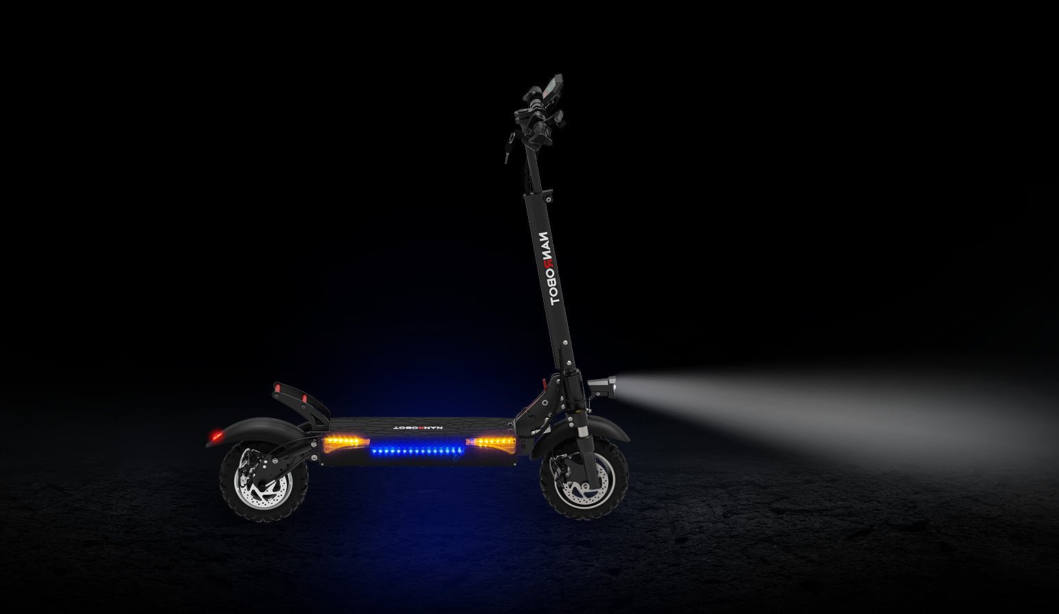 Nanrobot T1 side lights, turn signals and headlight beam lit at night