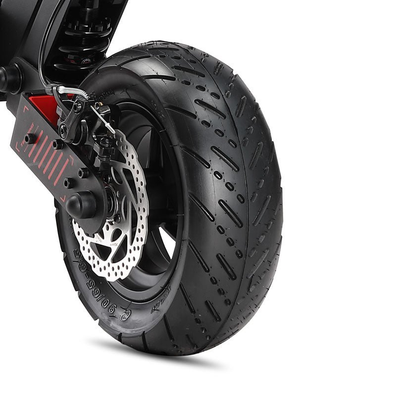 11 inch road tire and disc rotor on the Teewing GT4 electric scooter