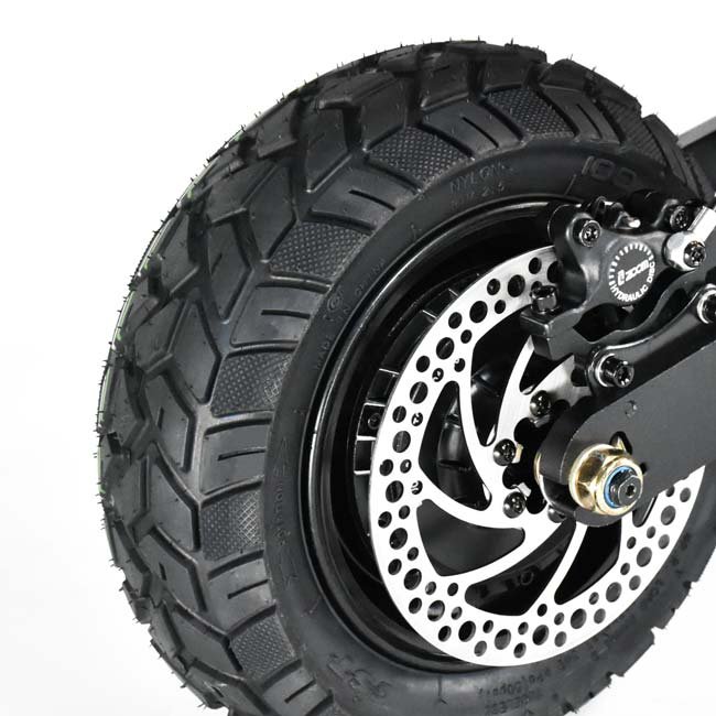 11 inch hybrid tire and 160mm hydraulic disc on the Teewing X5 electric scooter