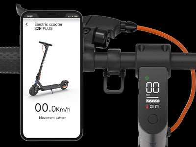 Thumb throttle and display on the Hiboy S2R Plus electric scooter