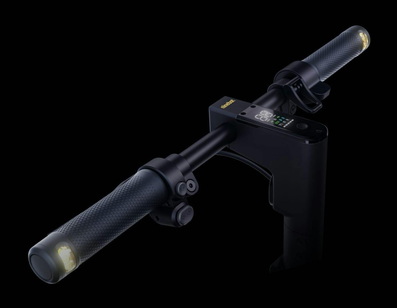 Integrated turn signals on the handlebar of the Segway Ninebot Max G2 electric scooter