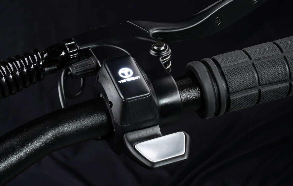Thumb throttle of the Teverun Blade Mini Pro electric scooter