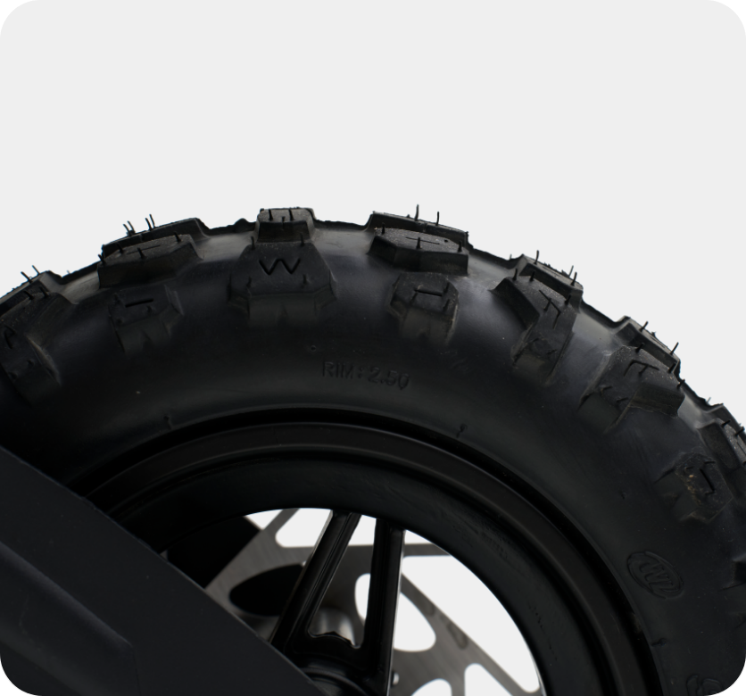 11 inch off-road tire on the Riding’times G63 Convertible
