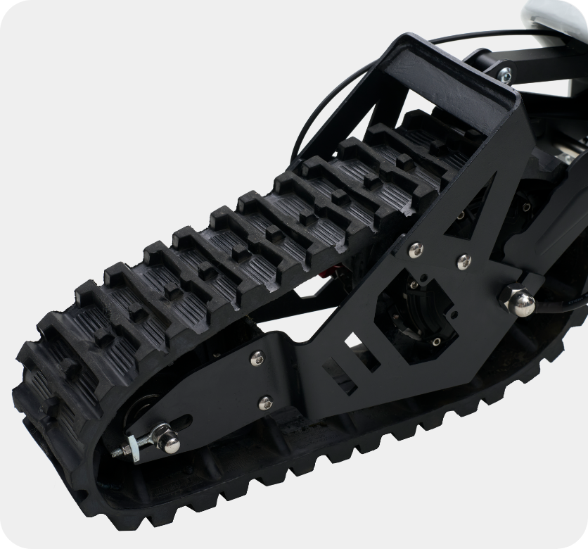 Rubber track drive on the Riding’times G63 Convertible ski kit