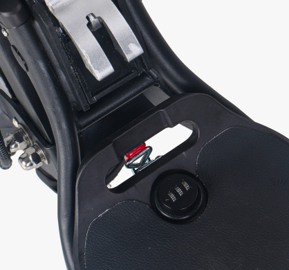 Removable battery with combination lock on the Riding’times G63 Convertible