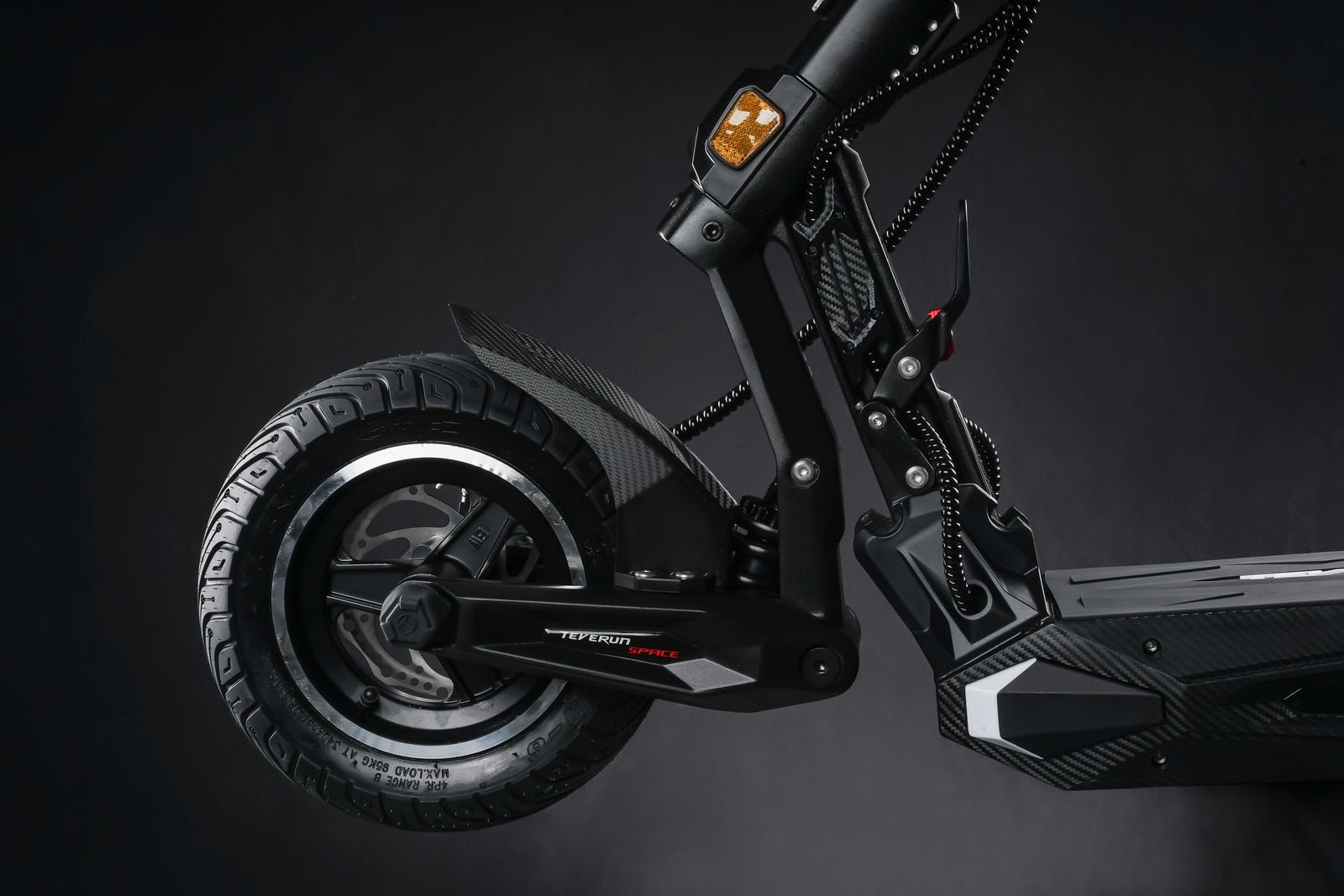Front wheel and suspension of the Teverun Space Lite electric scooter