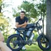 Two people with the Riding’times Z8 Pro electric bike in a park