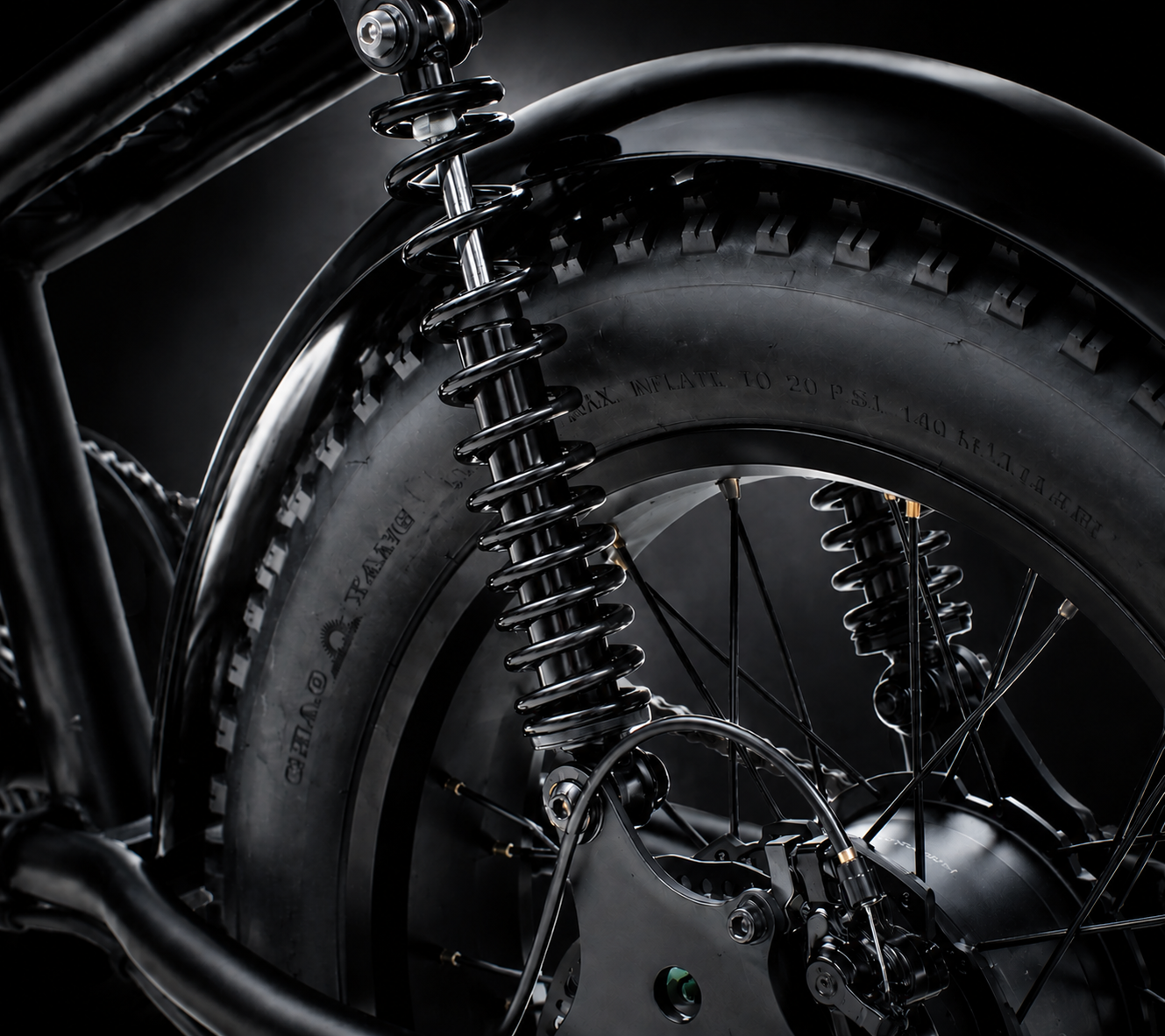 Hydraulic front fork and 20 by 4 inch fat tire on the Riding’times Z8 Pro