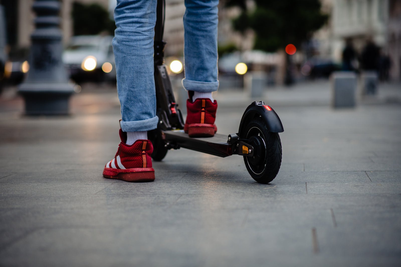 E-TWOW GT SL electric scooter rear wheel with the drum brake