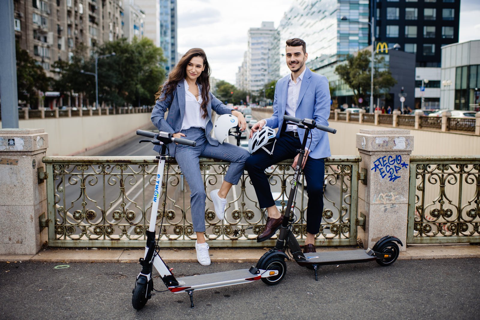 E-TWOW GT SL electric scooter ridden through the city