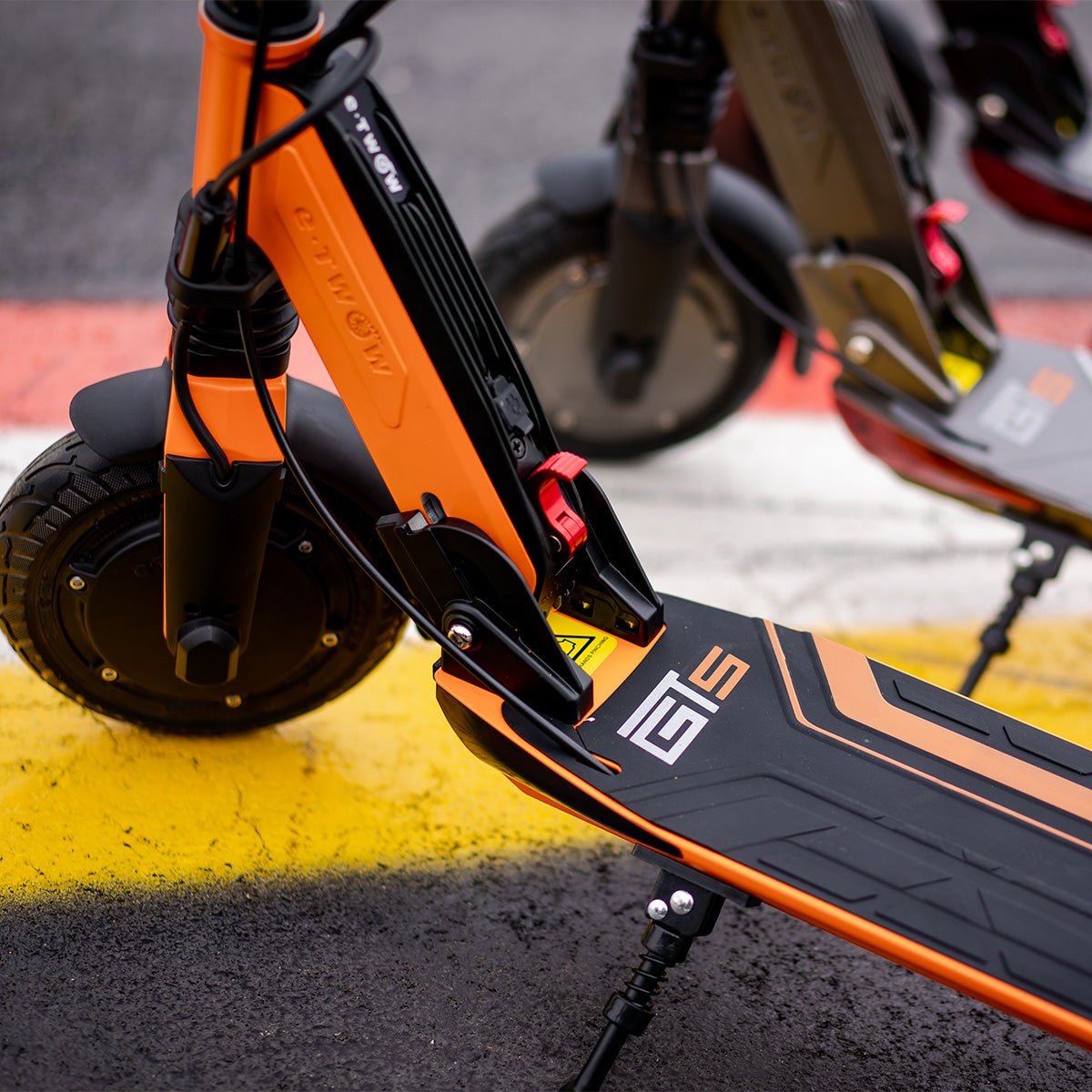 E-TWOW GT Sport electric scooter front wheel with the KERS regenerative brake motor