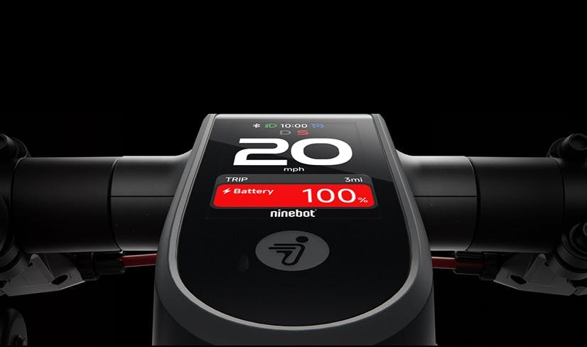 Speed, battery and trip information on the Segway Max G3 Plus electric scooter display