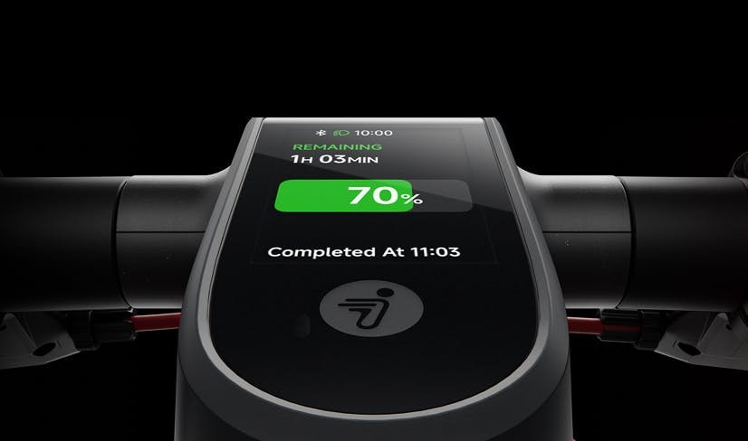 Smart charge management screen on the Segway Max G3 Plus electric scooter showing time to full