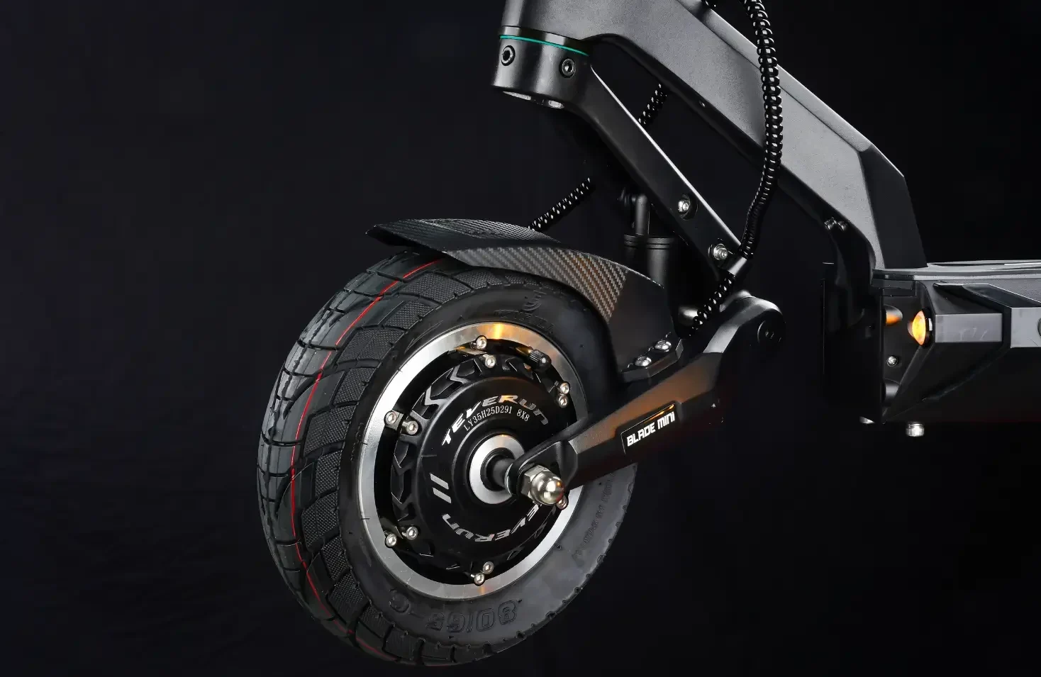 Front hub motor and 10 inch tire of the Teverun Blade Mini Pro electric scooter