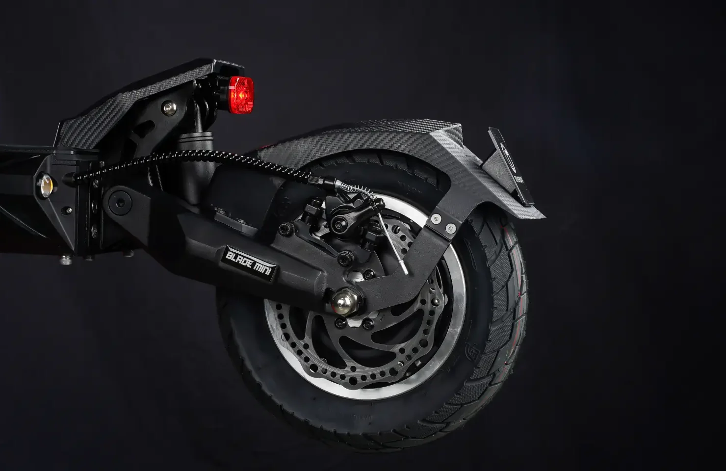 Rear motor, disc brake and spring suspension of the Teverun Blade Mini Pro electric scooter